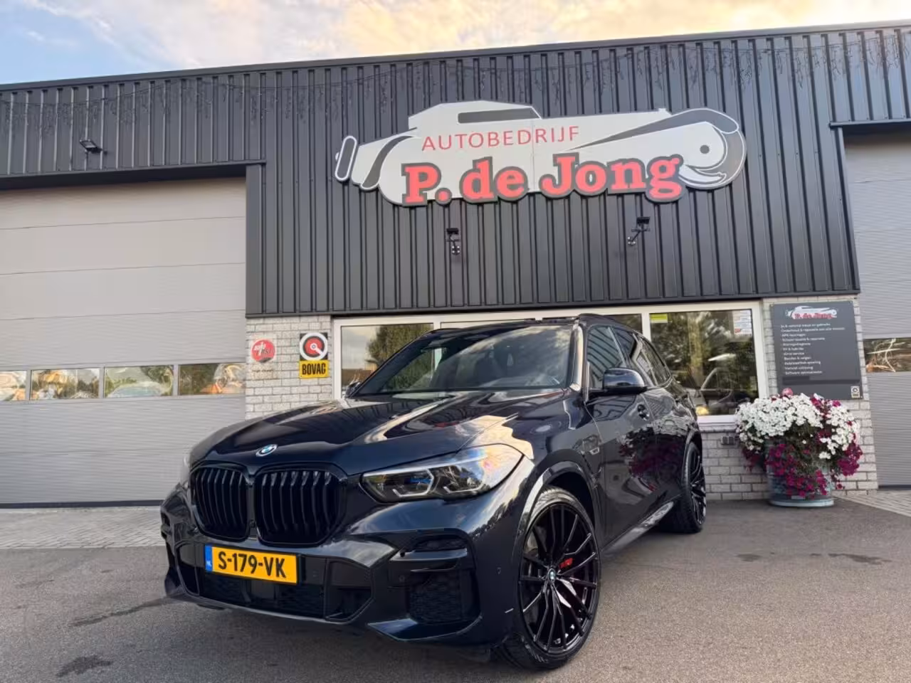 BMW X5 45E M-Sport Bowers en Wilkins Pano Softclose Laser Trekhaak Achterasbesturing Goede accute