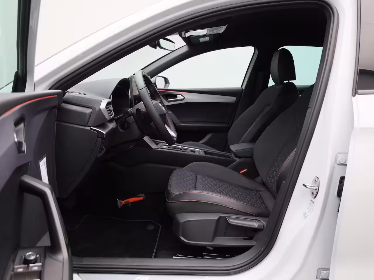 Seat Leon 1.5 TSI e-Hybrid FR PHEV First Edition 204 PK | Automaat | LED Koplampen | Navigatie | Cli