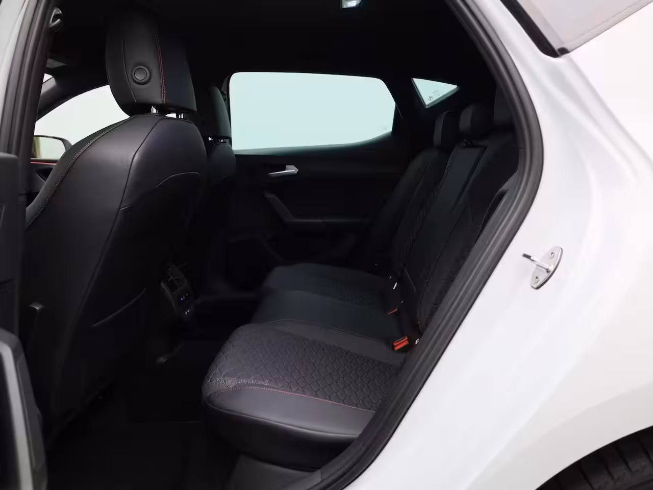 Seat Leon 1.5 TSI e-Hybrid FR PHEV First Edition 204 PK | Automaat | LED Koplampen | Navigatie | Cli