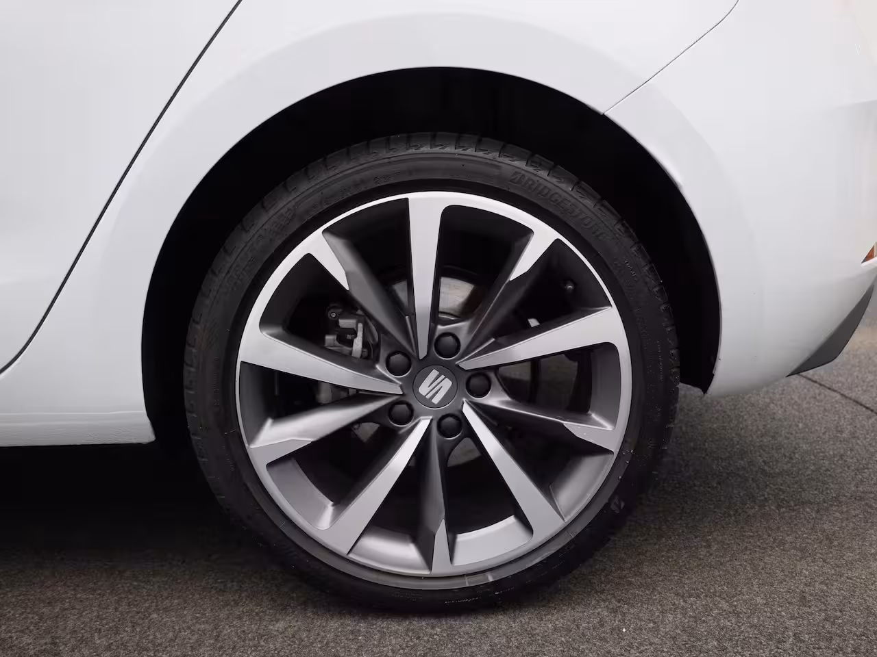 Seat Leon 1.5 TSI e-Hybrid FR PHEV First Edition 204 PK | Automaat | LED Koplampen | Navigatie | Cli