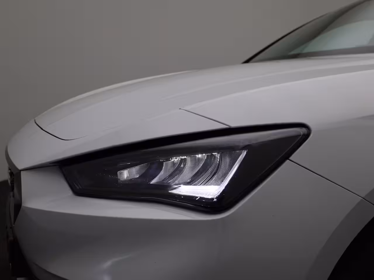 Seat Leon 1.5 TSI e-Hybrid FR PHEV First Edition 204 PK | Automaat | LED Koplampen | Navigatie | Cli