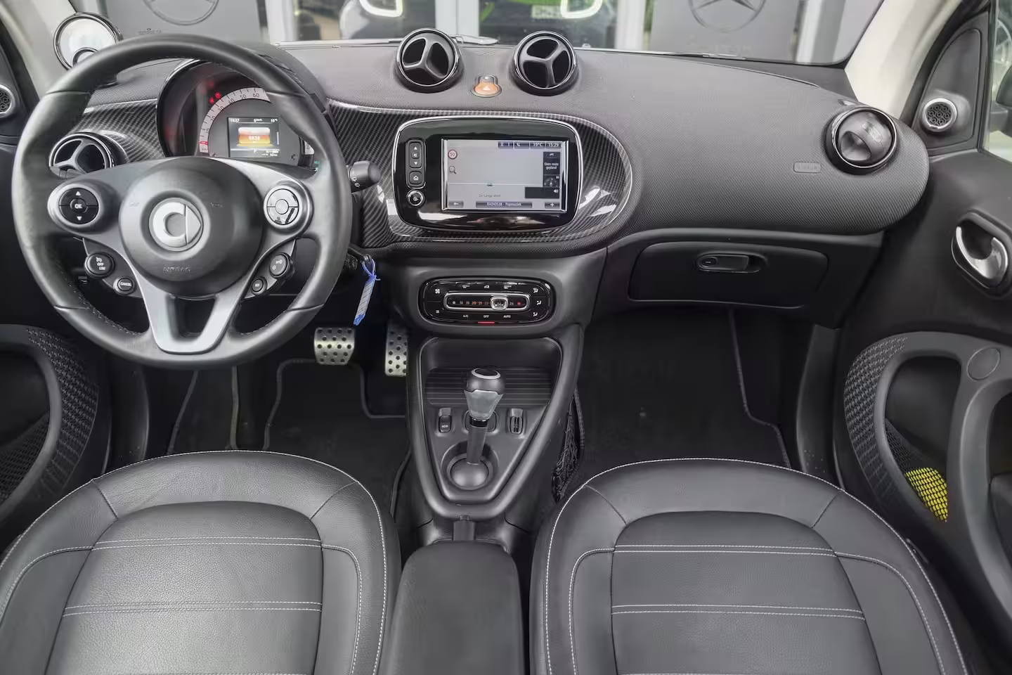 Smart Fortwo EQ BRABUS 82pk 18 kWh Edition 1 Panoramadak JBL audio Leder *SOH95%* Camera VOL 1e Eigenaa
