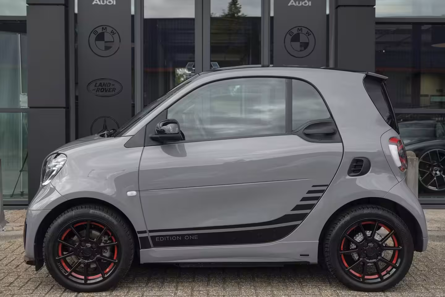 Smart Fortwo EQ BRABUS 82pk 18 kWh Edition 1 Panoramadak JBL audio Leder *SOH95%* Camera VOL 1e Eigenaa