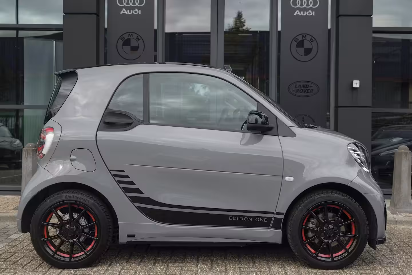 Smart Fortwo EQ BRABUS 82pk 18 kWh Edition 1 Panoramadak JBL audio Leder *SOH95%* Camera VOL 1e Eigenaa