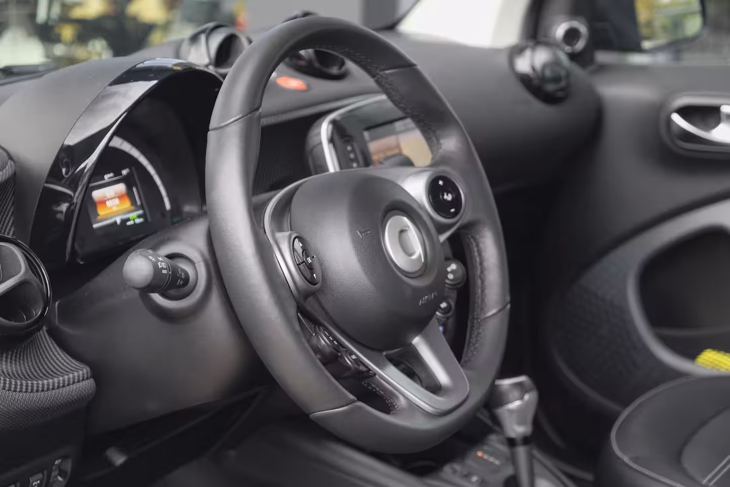 Smart Fortwo EQ BRABUS 82pk 18 kWh Edition 1 Panoramadak JBL audio Leder *SOH95%* Camera VOL 1e Eigenaa