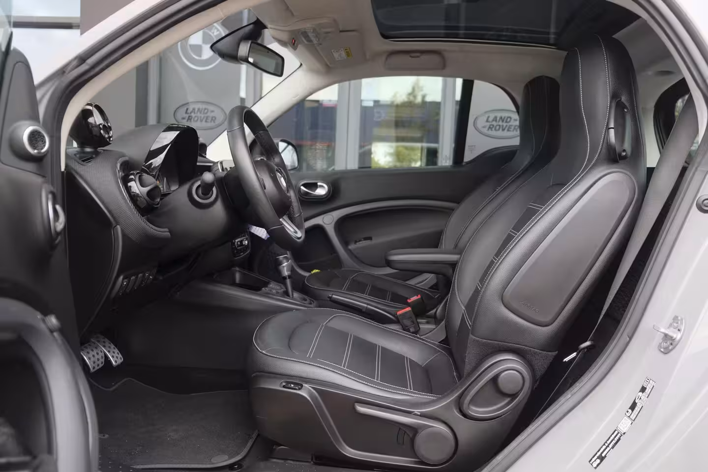 Smart Fortwo EQ BRABUS 82pk 18 kWh Edition 1 Panoramadak JBL audio Leder *SOH95%* Camera VOL 1e Eigenaa