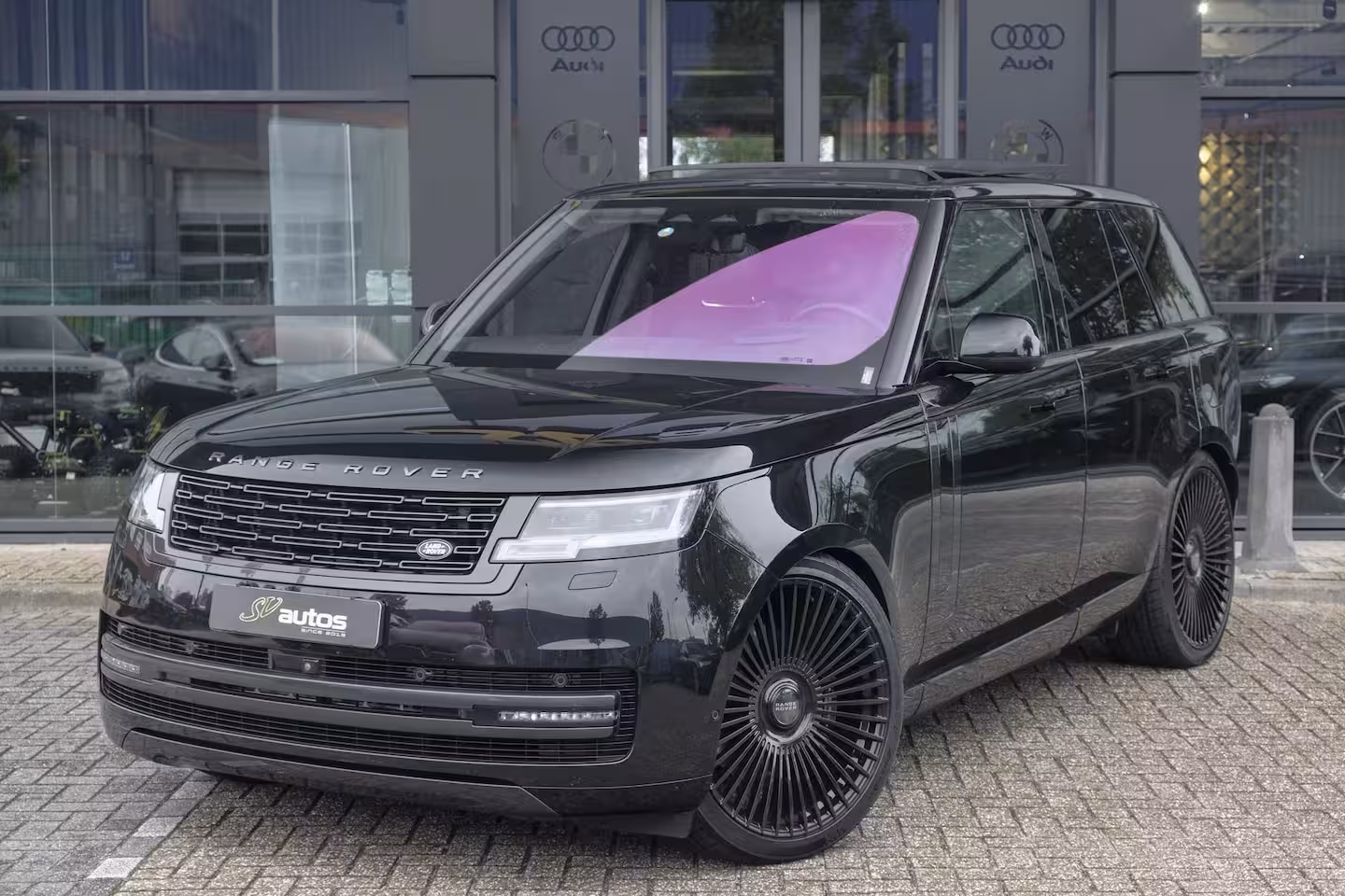Land Rover Range Rover P510e 510pk First Edition Panoramadak 4-Wielbesturing Trekhaak Meridian3d Massage Laser BO