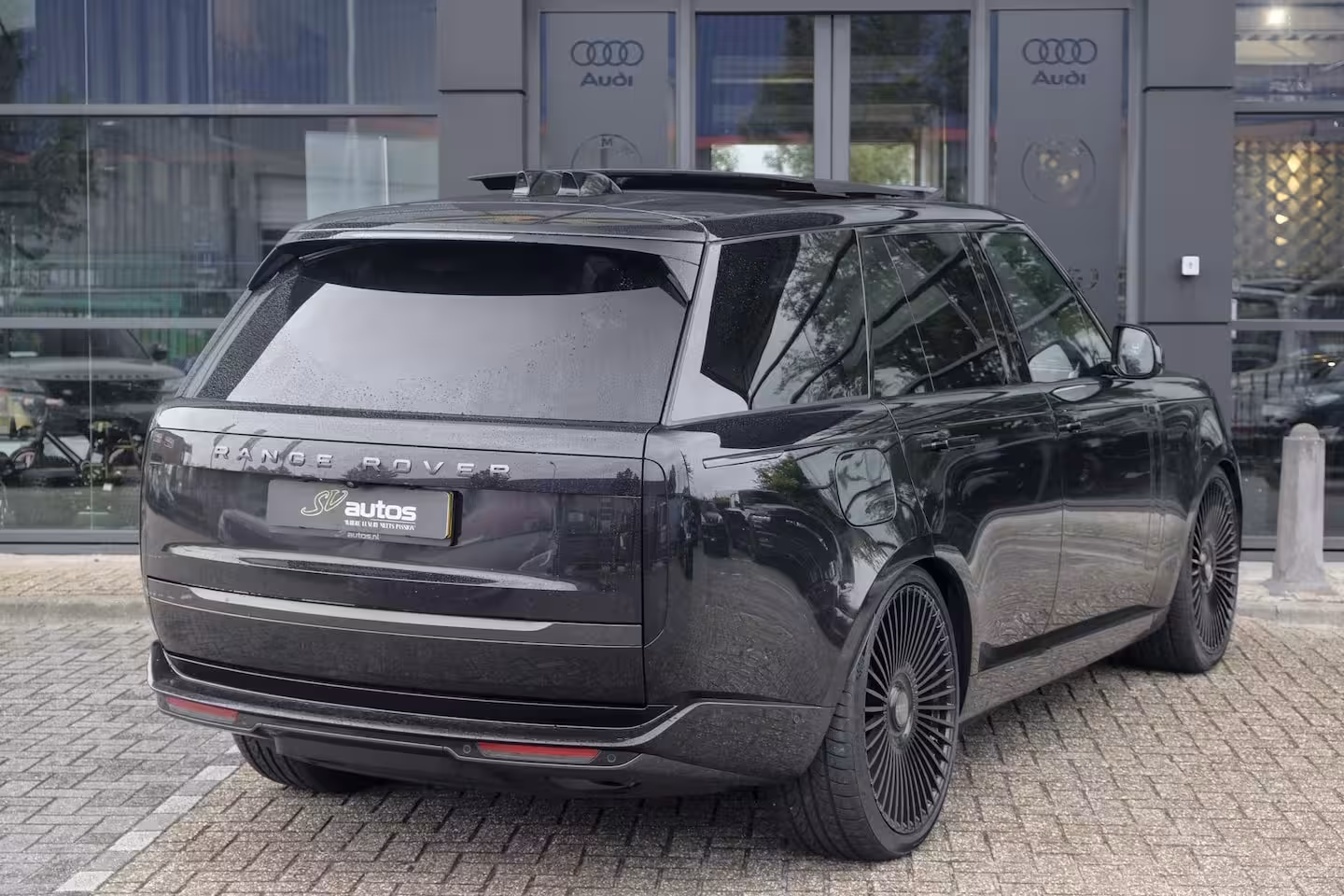 Land Rover Range Rover P510e 510pk First Edition Panoramadak 4-Wielbesturing Trekhaak Meridian3d Massage Laser BO