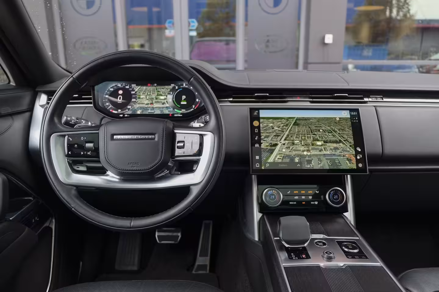 Land Rover Range Rover P510e 510pk First Edition Panoramadak 4-Wielbesturing Trekhaak Meridian3d Massage Laser BO