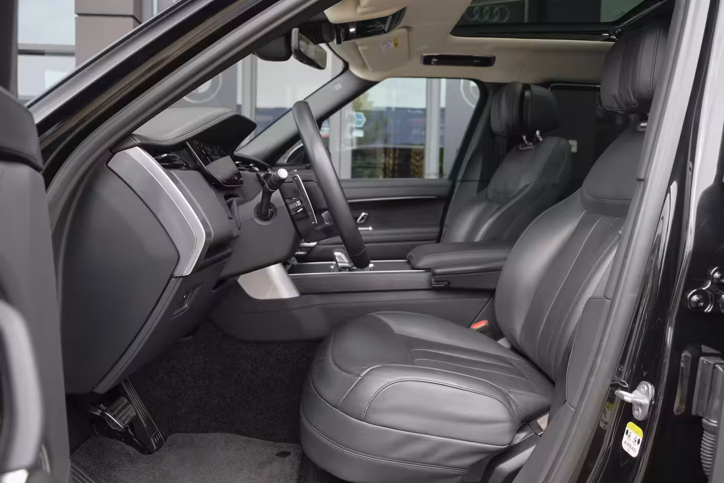 Land Rover Range Rover P510e 510pk First Edition Panoramadak 4-Wielbesturing Trekhaak Meridian3d Massage Laser BO