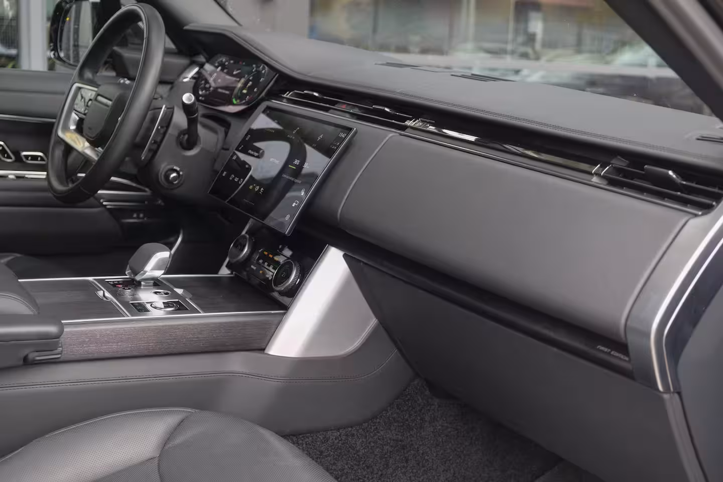 Land Rover Range Rover P510e 510pk First Edition Panoramadak 4-Wielbesturing Trekhaak Meridian3d Massage Laser BO