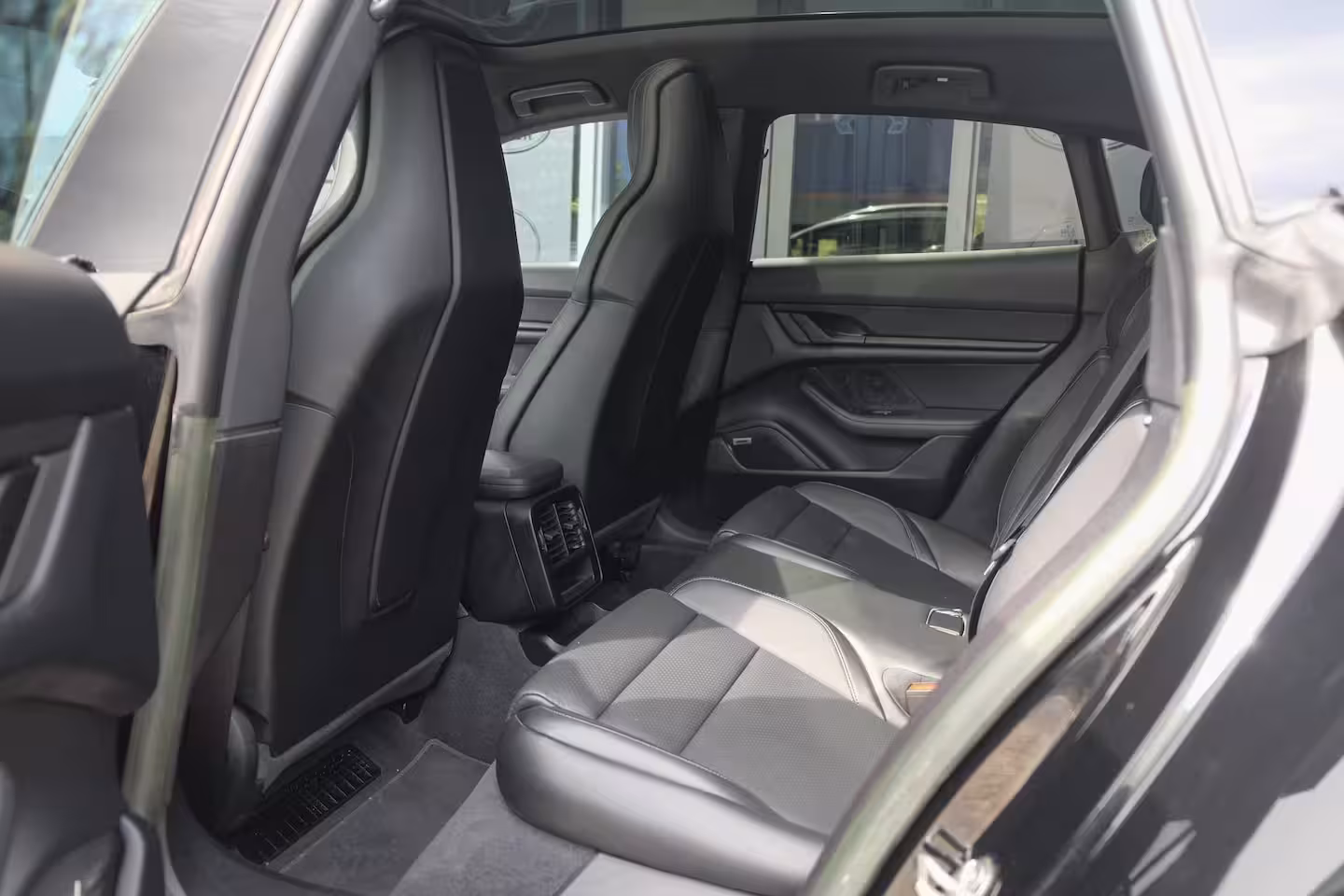 Porsche Taycan Sport Turismo 476pk Performance Plus 93kwh Panoramadak Luchtvering *SOH 89%* Bose Warmtepomp Sport chron
