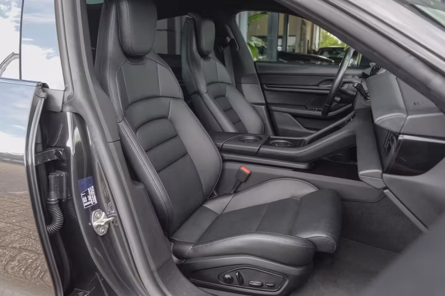 Porsche Taycan Performance Plus 476pk 93, 4 kWh Panoramadak *BTW* *SOH 89%* Luchtvering Bose Comfortstoel