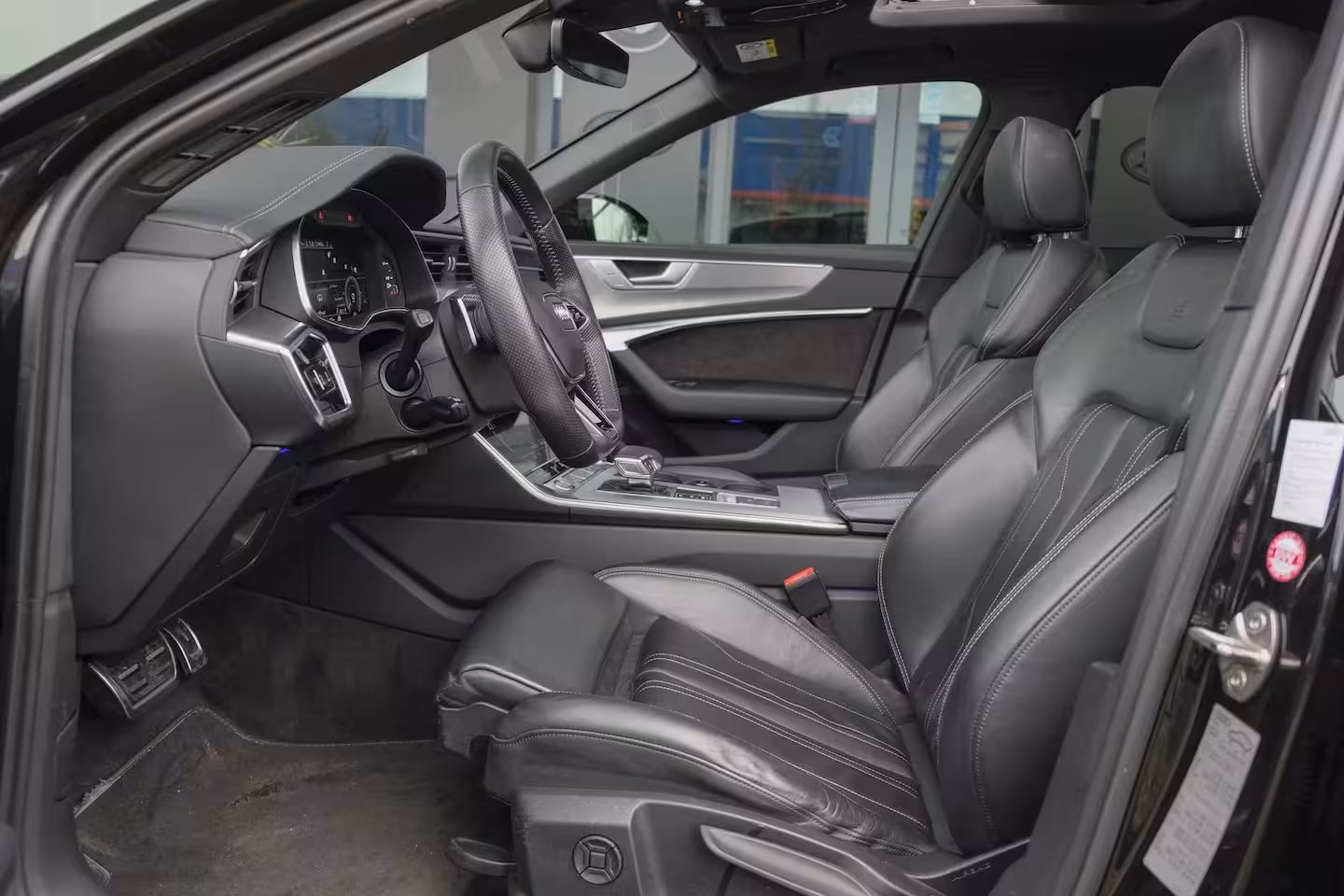 Audi A6 Limousine 55 TFSIe Competion 367pk Quattro Panoramadak 4-wielbesturing *SOH 95%* Nachtzicht B&O audi