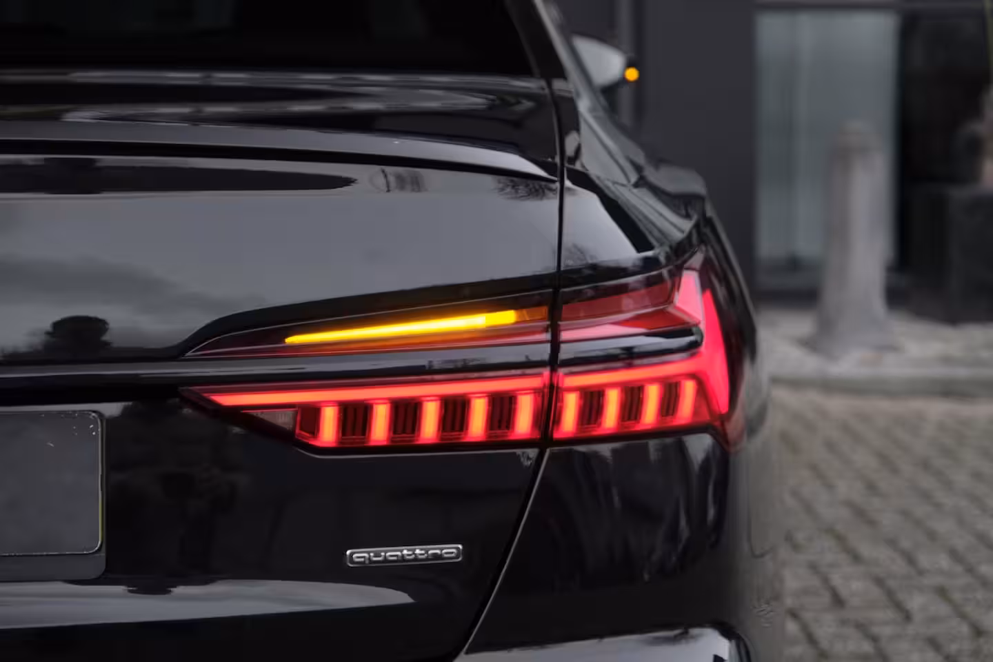 Audi A6 Limousine 55 TFSIe Competion 367pk Quattro Panoramadak 4-wielbesturing *SOH 95%* Nachtzicht B&O audi