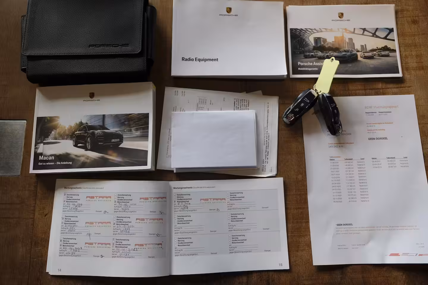 Porsche Macan 2.0 T 252pk Panoramadak Luchtvering Sport chrono 18-weg Sportstoelen Trekhaak elektrisch 2