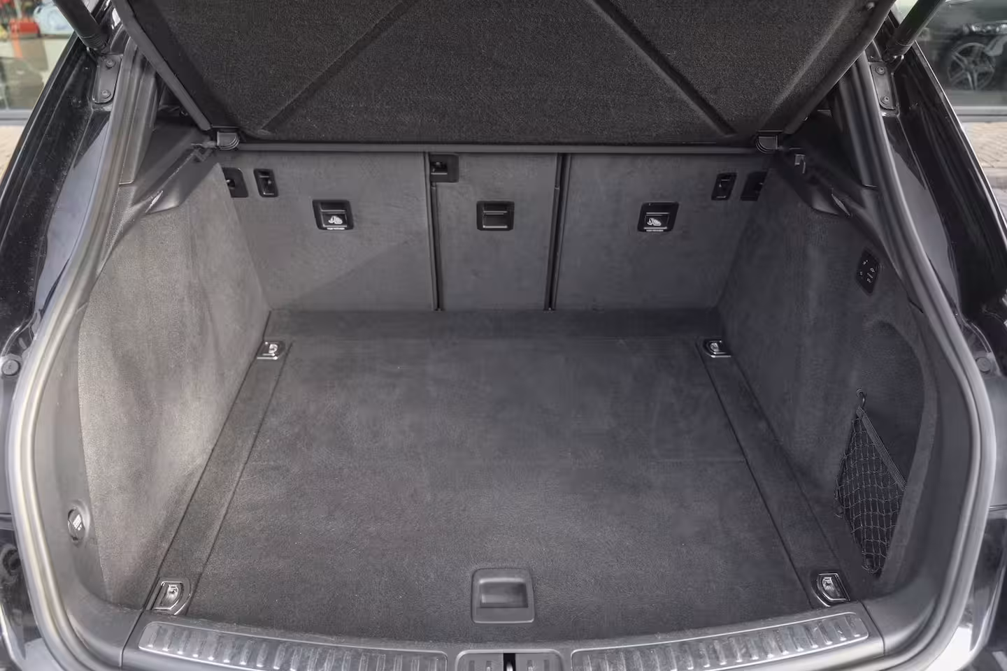 Porsche Macan 2.0 T 252pk Panoramadak Luchtvering Sport chrono 18-weg Sportstoelen Trekhaak elektrisch 2