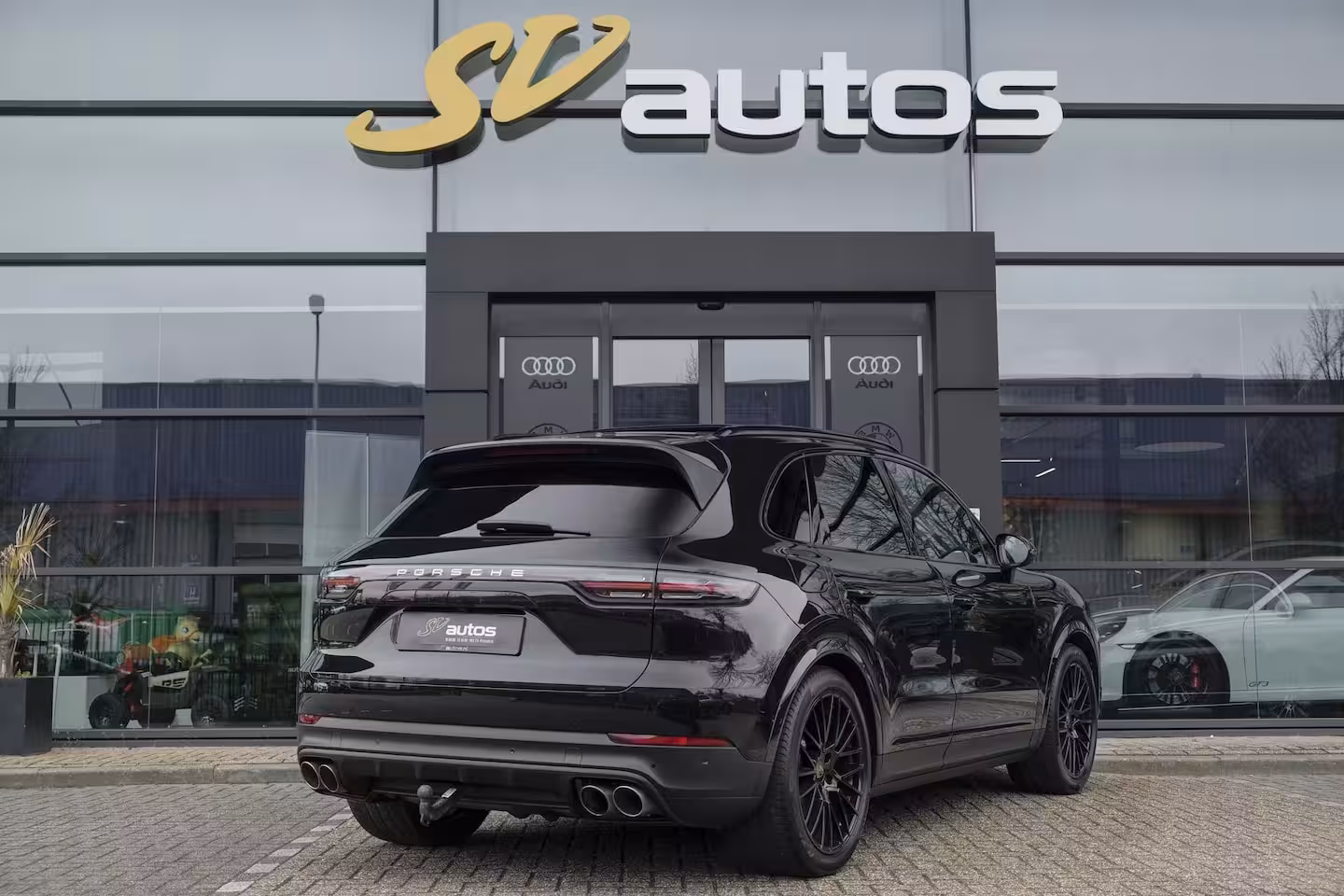 Porsche Cayenne S 2.9 S 441pk Panoramadak Trekhaak elektrisch Comfortstoelen Black edition Luchtvering DAB