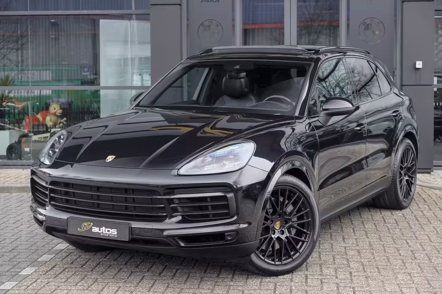 Porsche Cayenne S 2.9 S 441pk Panoramadak Trekhaak elektrisch Comfortstoelen Black edition Luchtvering DAB