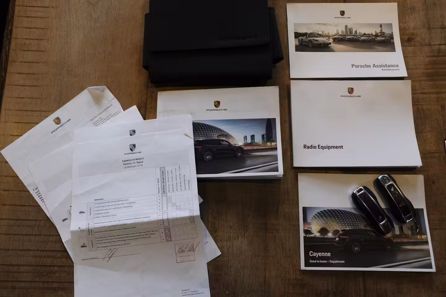 Porsche Cayenne S 2.9 S 441pk Panoramadak Trekhaak elektrisch Comfortstoelen Black edition Luchtvering DAB