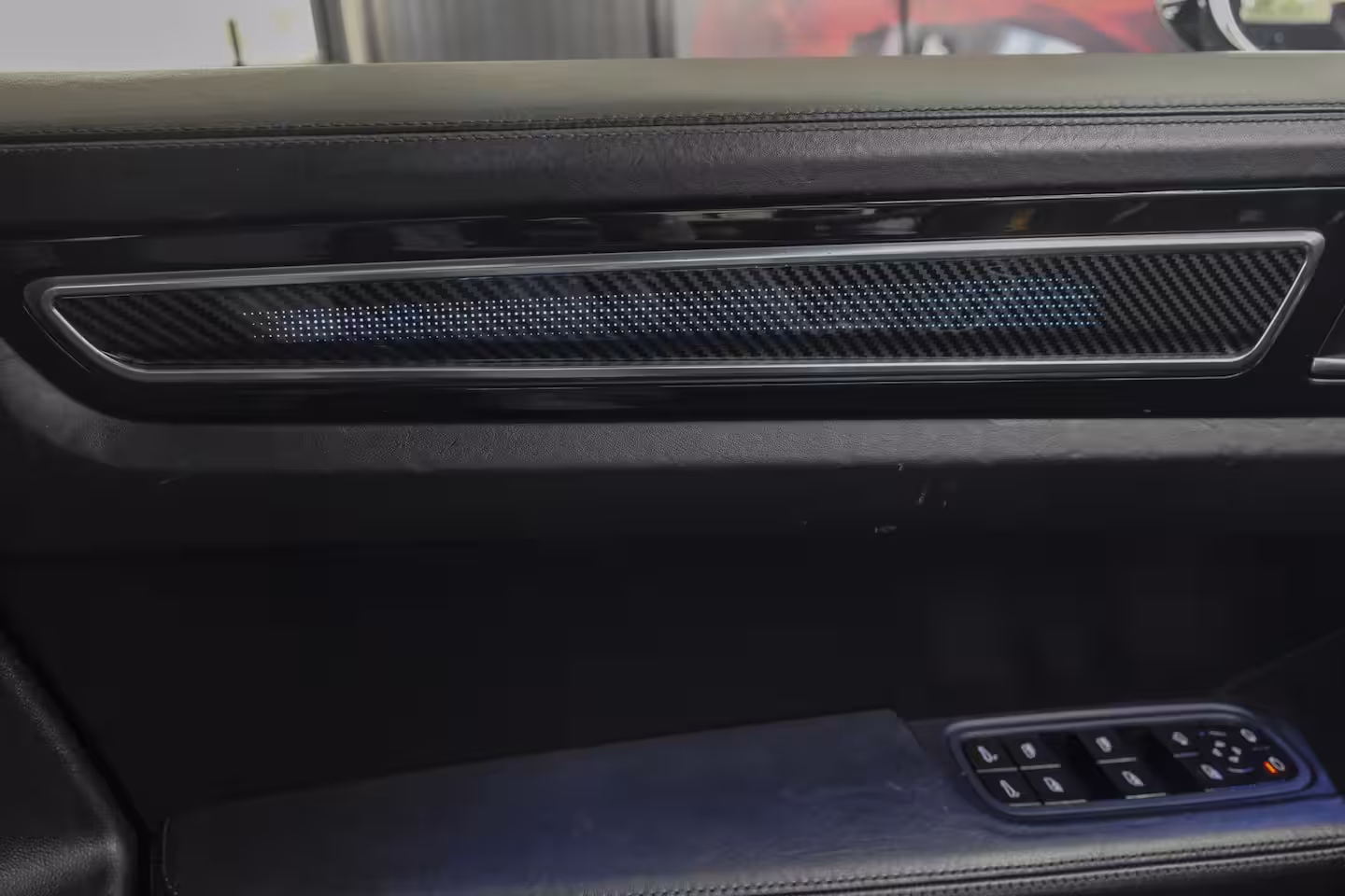 Porsche Cayenne S 2.9 S 441pk Panoramadak Trekhaak elektrisch Comfortstoelen Black edition Luchtvering DAB