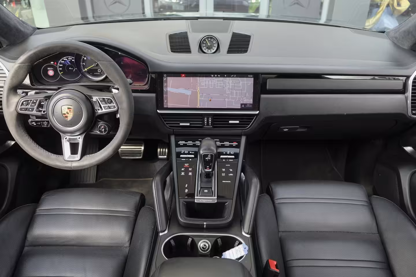 Porsche Cayenne Coupé 4.0 V8 Turbo S 680pk E-Hybrid Panoramadak *SOH 89%* Keramisch *BTW* Massage Trekhaak Stoel