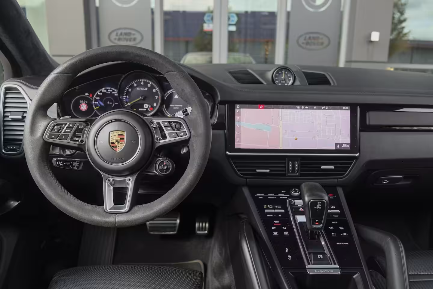 Porsche Cayenne Coupé 4.0 V8 Turbo S 680pk E-Hybrid Panoramadak *SOH 89%* Keramisch *BTW* Massage Trekhaak Stoel