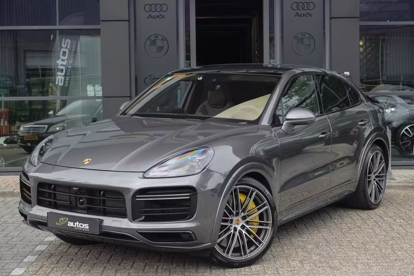 Porsche Cayenne Coupé 4.0 V8 Turbo S 680pk E-Hybrid Panoramadak 4-wielsturing *SOH 94%* Trekhaak PDCC BOMVOL 1e