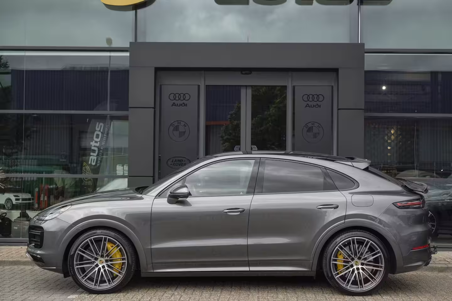 Porsche Cayenne Coupé 4.0 V8 Turbo S 680pk E-Hybrid Panoramadak 4-wielsturing *SOH 94%* Trekhaak PDCC BOMVOL 1e