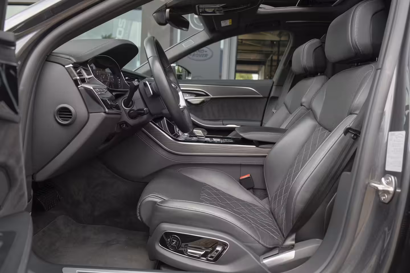 Audi A8 60 TFSIe 462pk S-Line Quattro Panoramdak *BTW* B&O *SOH 100%* 4-Wielsturing RS stoelen Luc