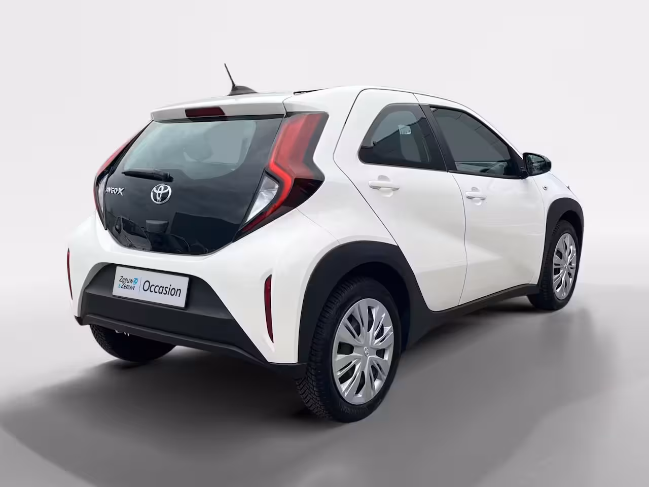 Toyota Aygo X 1.0 VVT-i MT Play | Carplay | Airco | Parkeercamera | Adapt. Cruise Control