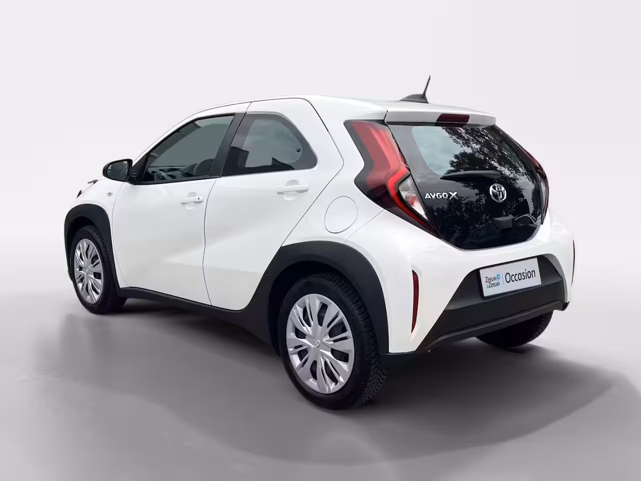 Toyota Aygo X 1.0 VVT-i MT Play | Carplay | Airco | Parkeercamera | Adapt. Cruise Control