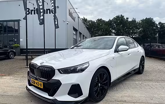 BMW 5-serie 530e X-drive M-Sport bj2024 *Leer *Laser *NL auto *Cruise