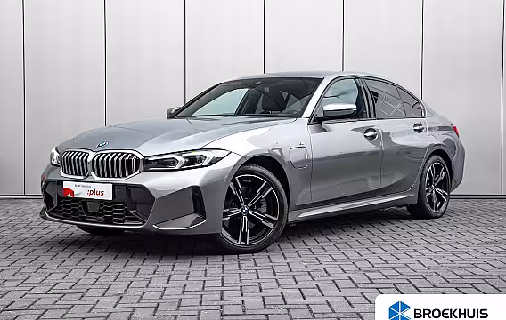 BMW 3-serie 330e M Sport Edition 292PK | M-Sport | Laser LED Koplampen | Elek. Stoelen Incl. geheugen