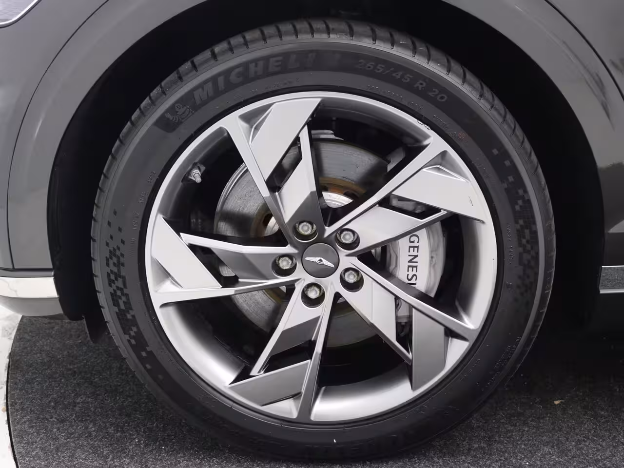 Genesis GV70 Sport Electrified 4WD SOH 100% | Achteruitrijcamera met 360° Surround View | Ambienteverli