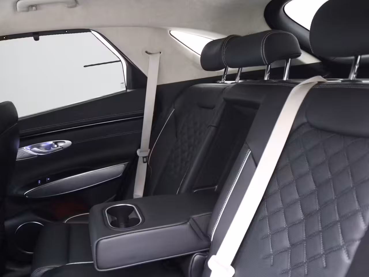 Genesis GV70 Sport Electrified 4WD SOH 100% | Achteruitrijcamera met 360° Surround View | Ambienteverli