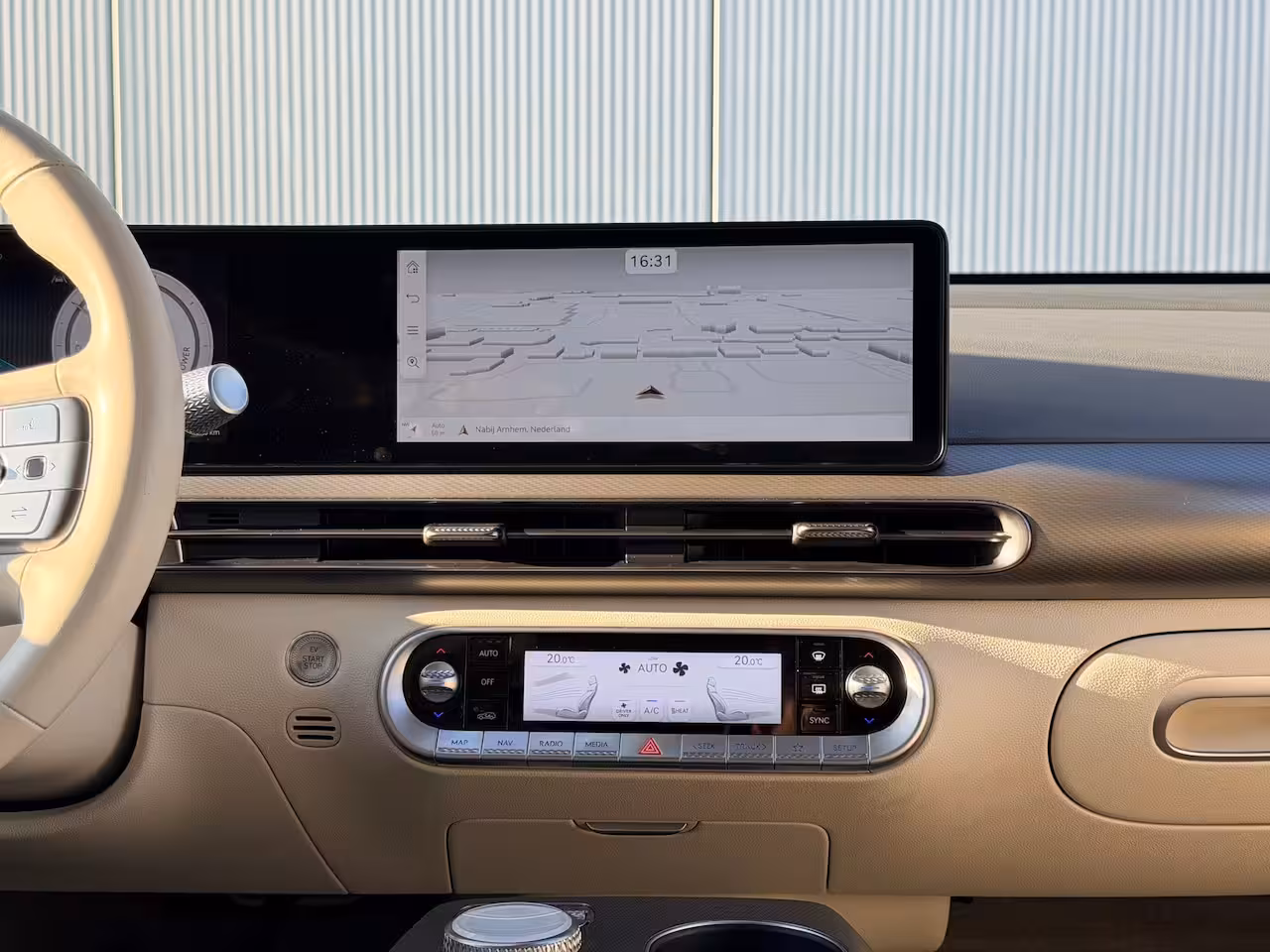 Genesis GV60 AWD SPORT / SOH 99, 4% / 360 Camera / Adaptive Cruise Control / Dynamische Navigatie / App