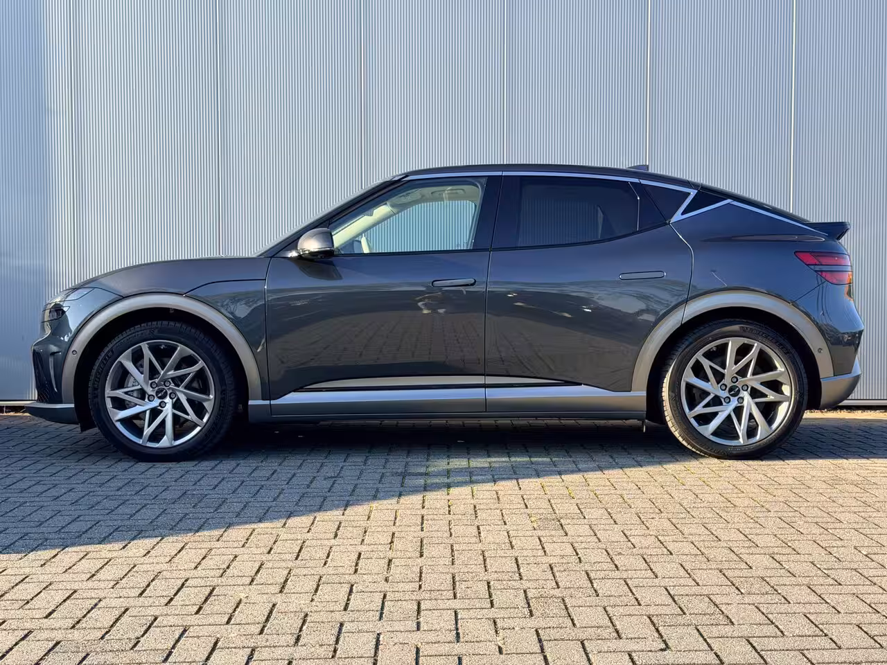 Genesis GV60 AWD SPORT / SOH 99, 4% / 360 Camera / Adaptive Cruise Control / Dynamische Navigatie / App