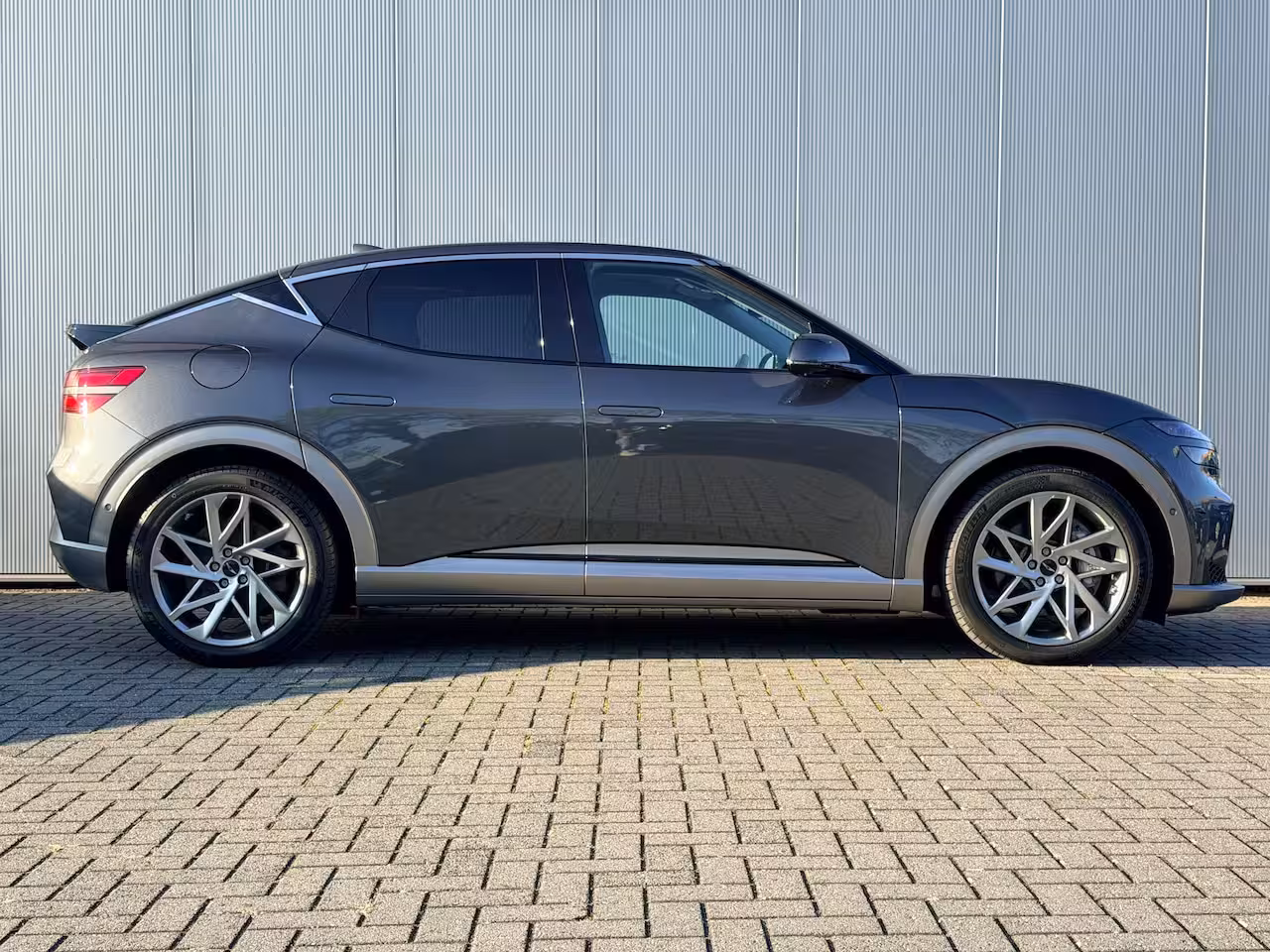 Genesis GV60 AWD SPORT / SOH 99, 4% / 360 Camera / Adaptive Cruise Control / Dynamische Navigatie / App