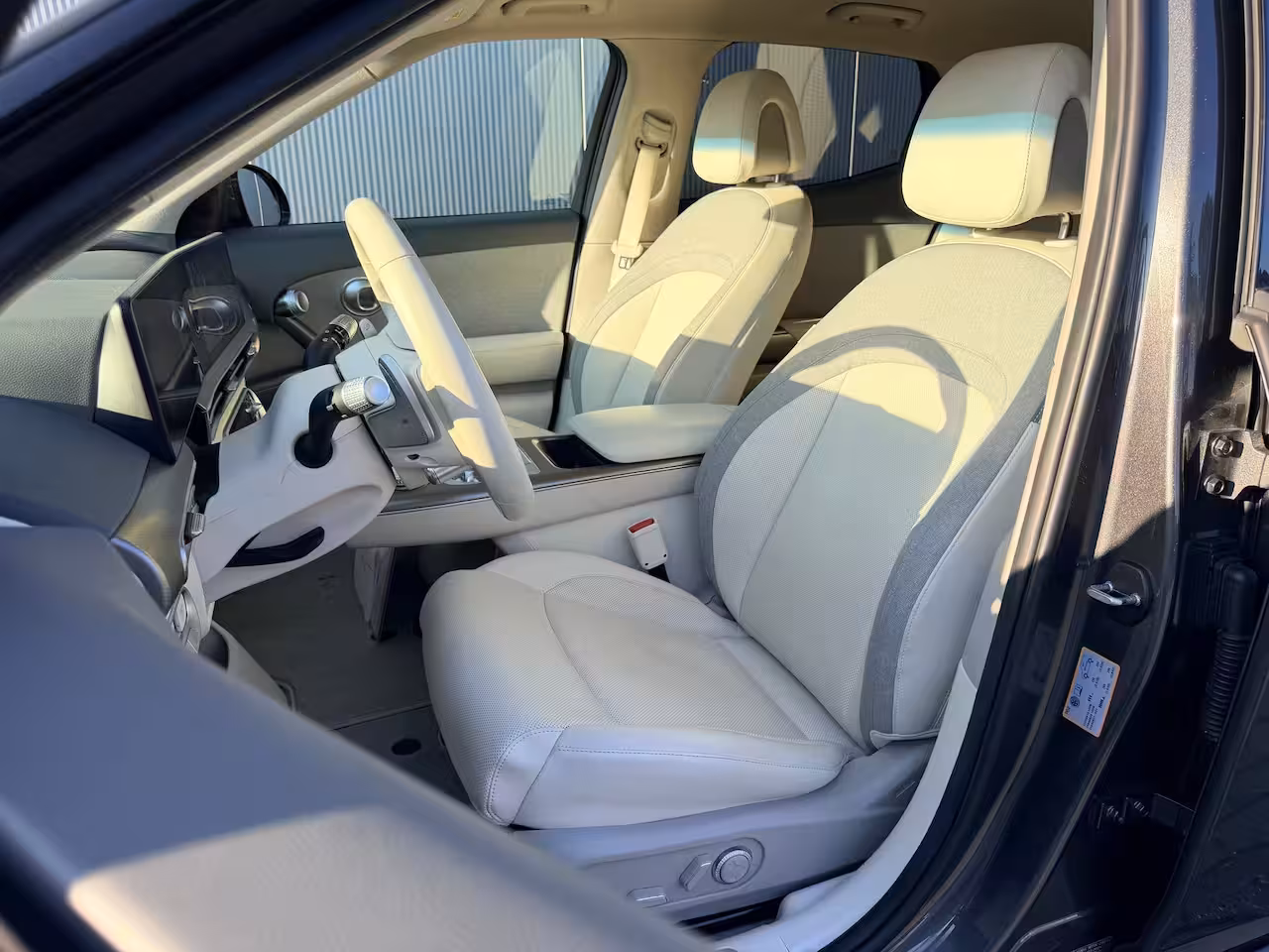 Genesis GV60 AWD SPORT / SOH 99, 4% / 360 Camera / Adaptive Cruise Control / Dynamische Navigatie / App