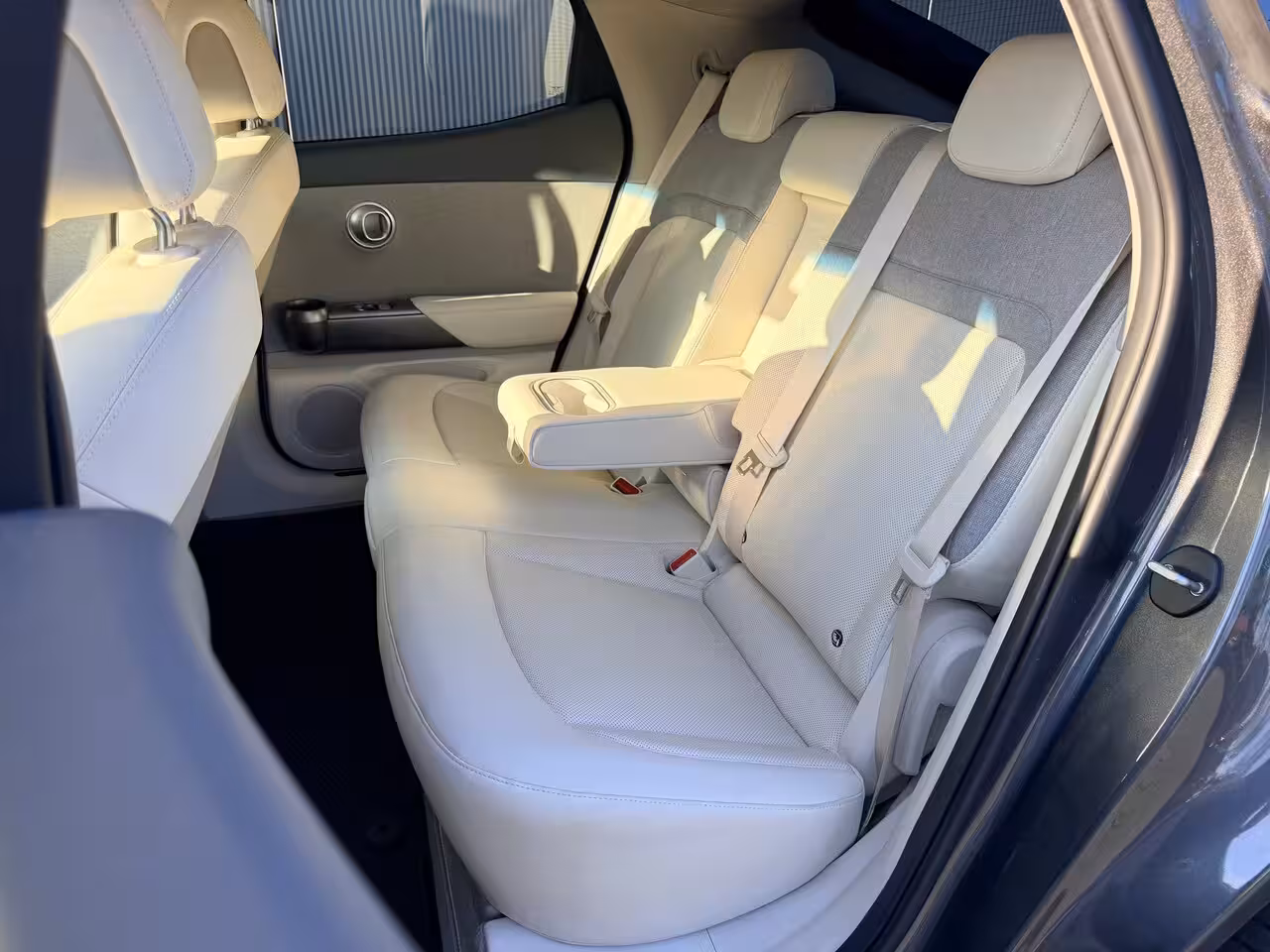 Genesis GV60 AWD SPORT / SOH 99, 4% / 360 Camera / Adaptive Cruise Control / Dynamische Navigatie / App