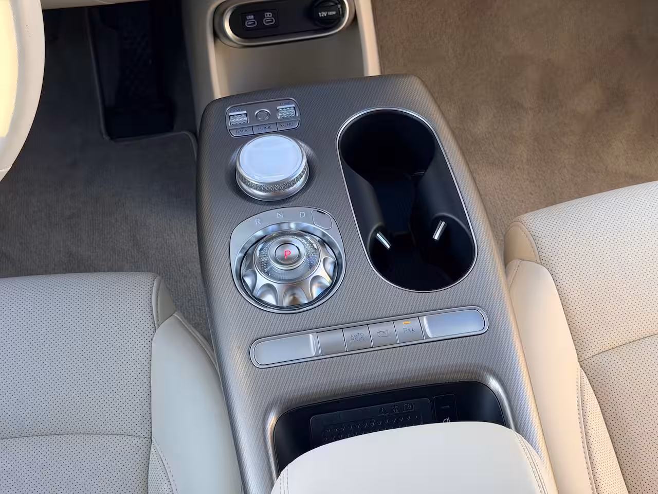 Genesis GV60 AWD SPORT / SOH 99, 4% / 360 Camera / Adaptive Cruise Control / Dynamische Navigatie / App