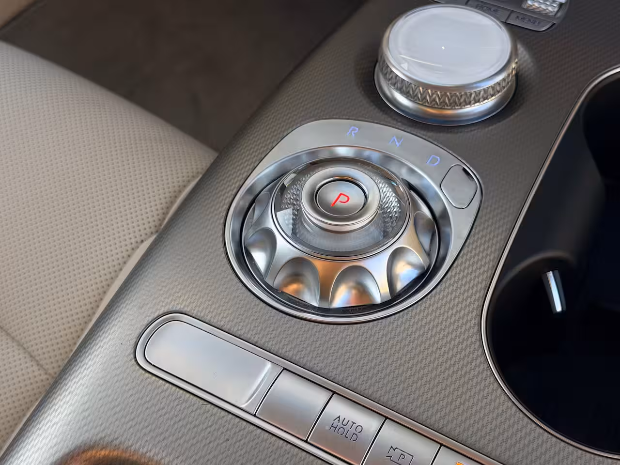 Genesis GV60 AWD SPORT / SOH 99, 4% / 360 Camera / Adaptive Cruise Control / Dynamische Navigatie / App
