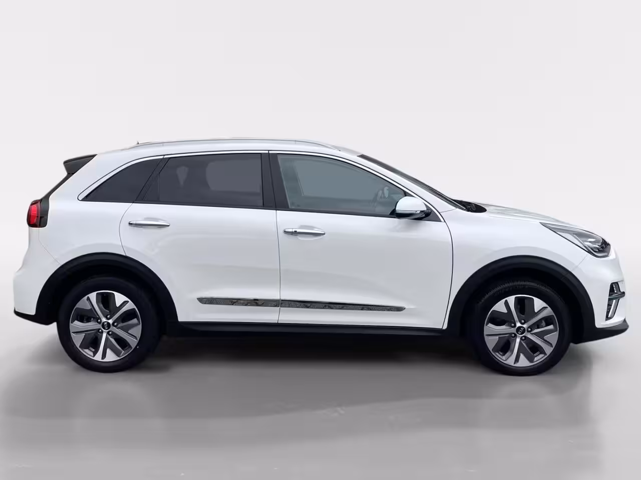 Kia e-Niro ExecutiveLine 64 kWh | SOH 100% | Warmtepomp | Navigatie | Adaptive cruise control | Clima
