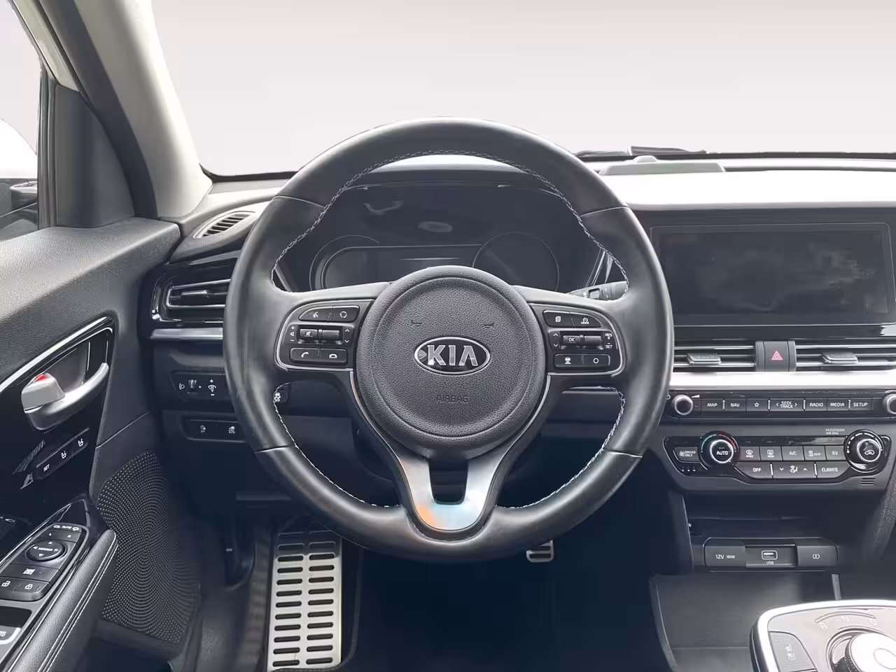 Kia e-Niro ExecutiveLine 64 kWh | SOH 100% | Warmtepomp | Navigatie | Adaptive cruise control | Clima