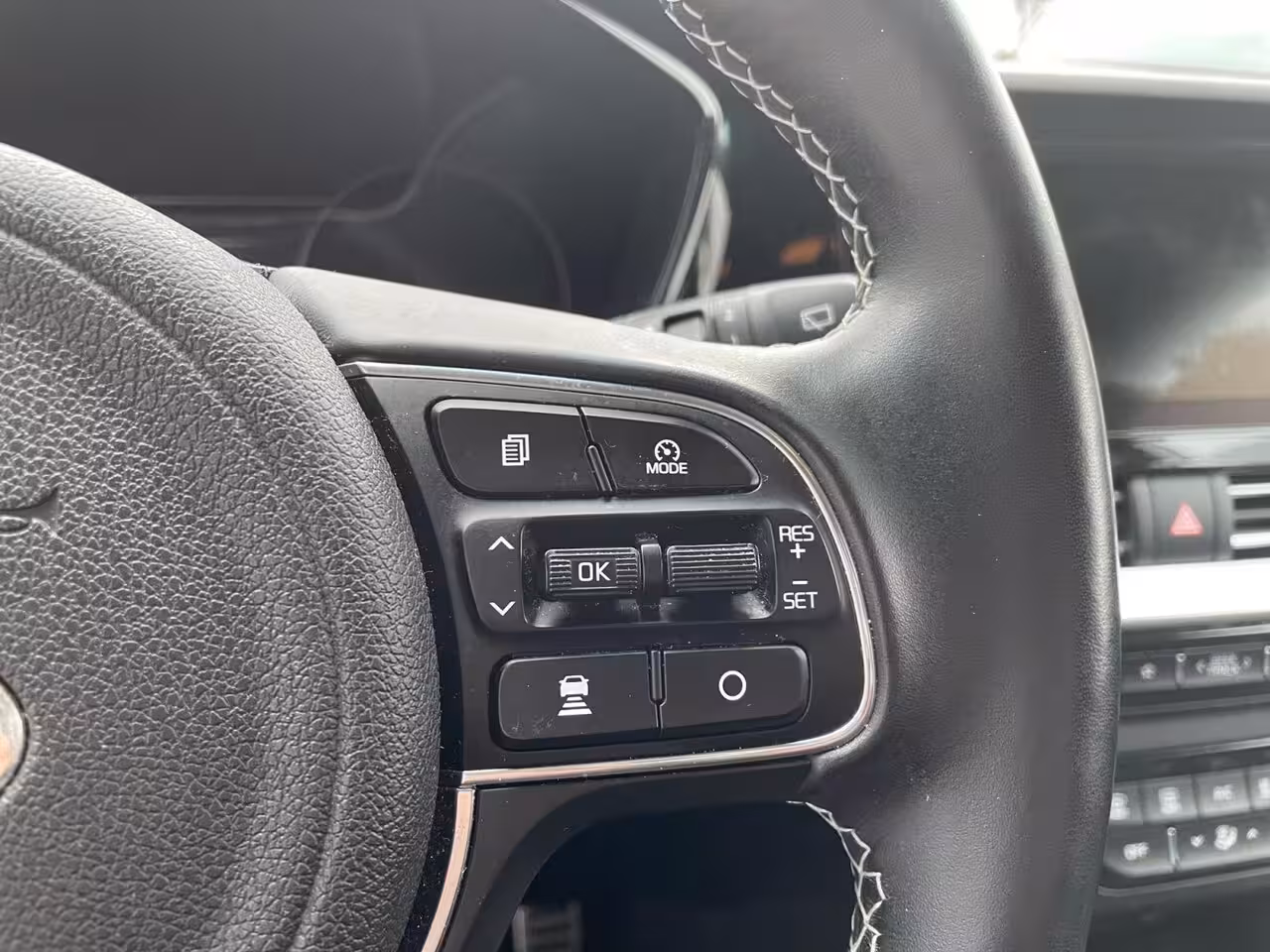 Kia e-Niro ExecutiveLine 64 kWh | SOH 100% | Warmtepomp | Navigatie | Adaptive cruise control | Clima