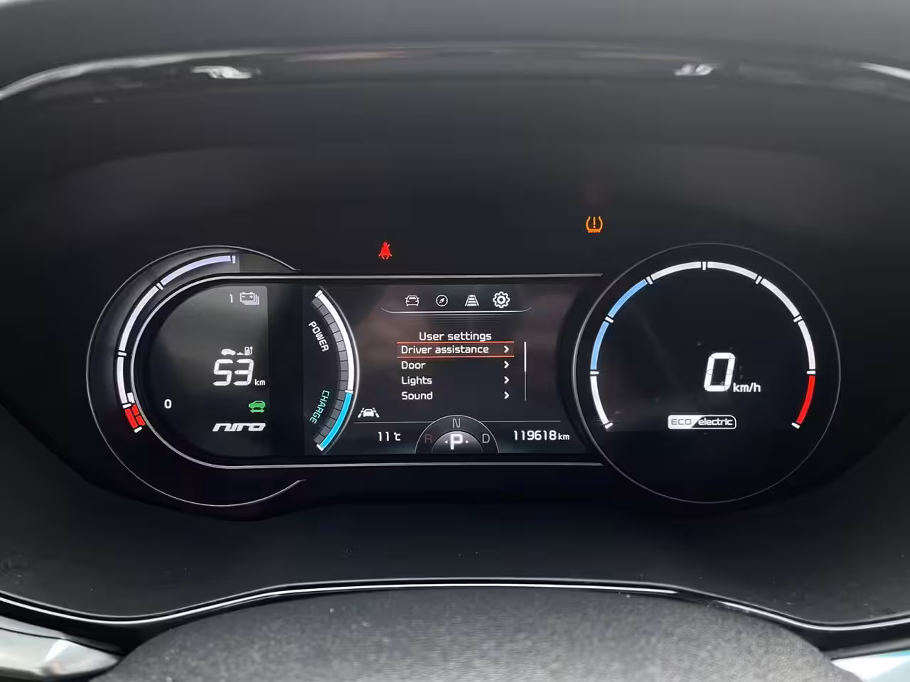 Kia e-Niro ExecutiveLine 64 kWh | SOH 100% | Warmtepomp | Navigatie | Adaptive cruise control | Clima