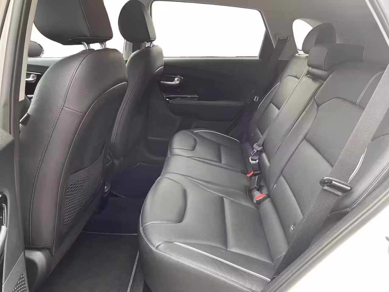 Kia e-Niro ExecutiveLine 64 kWh | SOH 100% | Warmtepomp | Navigatie | Adaptive cruise control | Clima