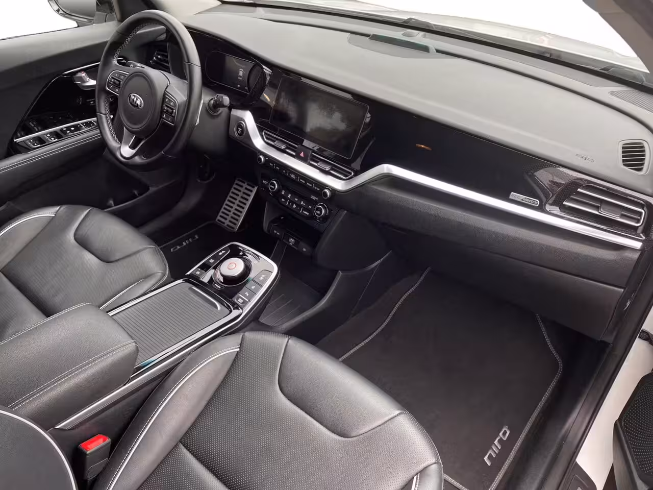 Kia e-Niro ExecutiveLine 64 kWh | SOH 100% | Warmtepomp | Navigatie | Adaptive cruise control | Clima