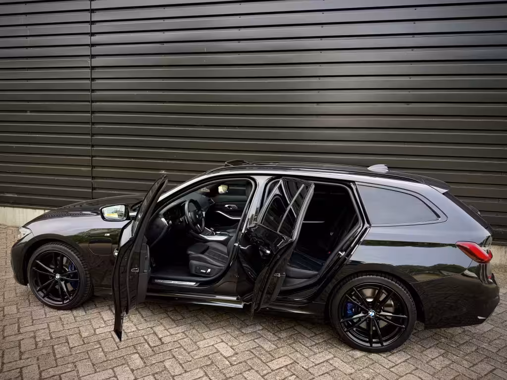 BMW 3-serie Touring 330e M-SPORT LASER|PANO|HUD|360|MEMORY|THAAK VOL